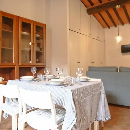 Parcheggio Gratuito Vicino Torre Di Apartamento *